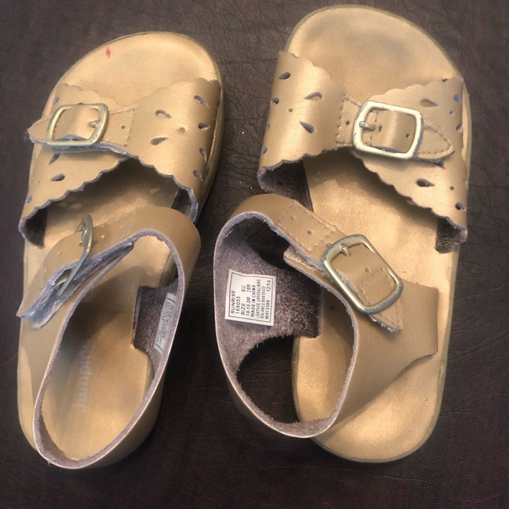 Little girls gold Jumping Jacks sandals